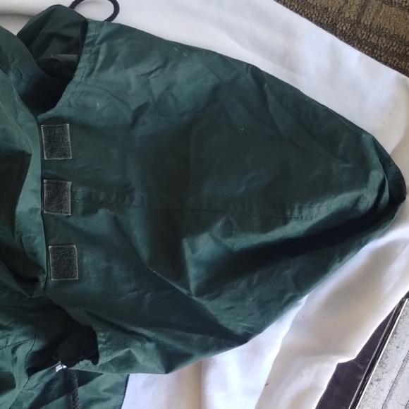 Men's Jacket made by Cobra Size:L  Color: Dark Green, Concealed Hood, pockets - Picture 12 of 13